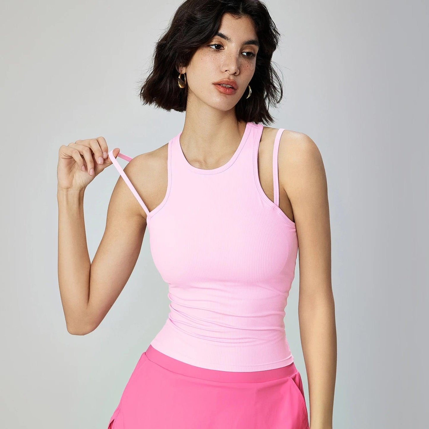 Trendy activewear outfit suitable for yoga, running, or gym sessions.- SOO SOO COOL