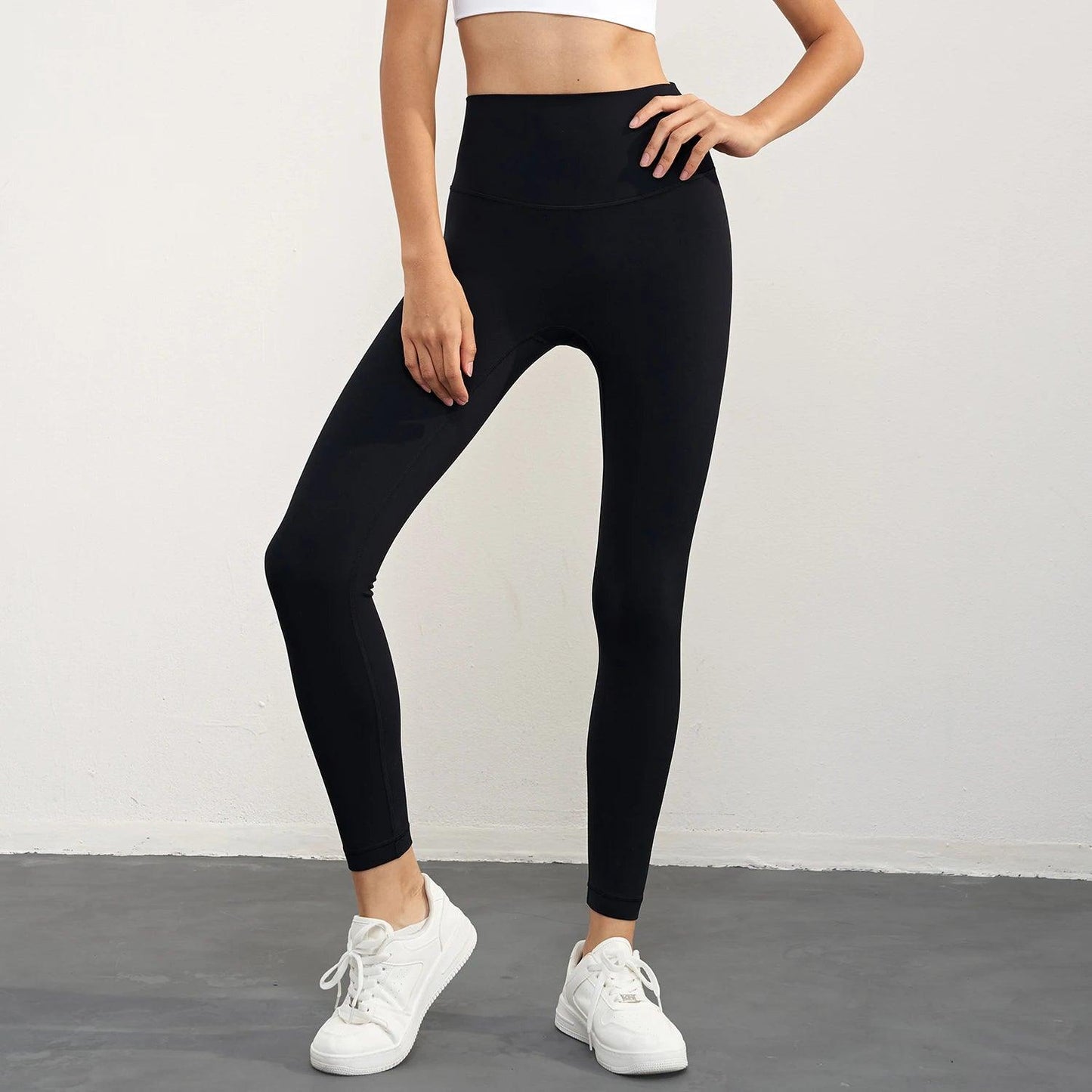 Trendy activewear outfit suitable for yoga, running, or gym sessions.- SOO SOO COOL