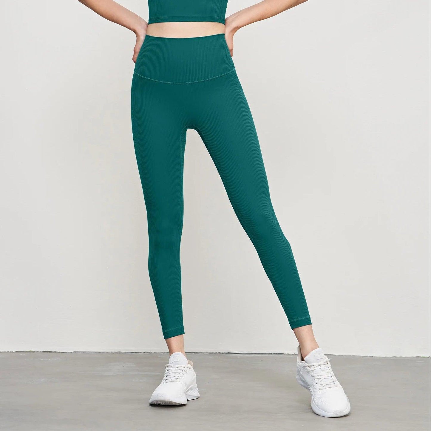 Trendy activewear outfit suitable for yoga, running, or gym sessions.- SOO SOO COOL Fashion Online Store