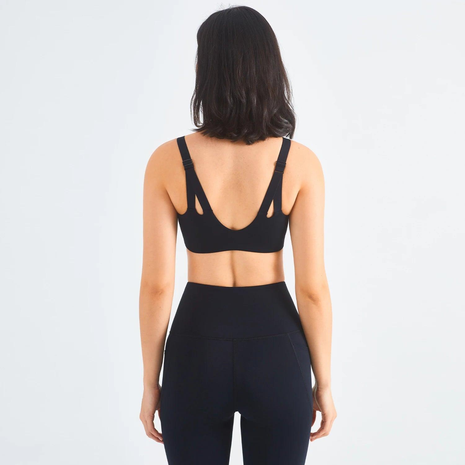 Trendy activewear outfit suitable for yoga, running, or gym sessions.- SOO SOO COOL