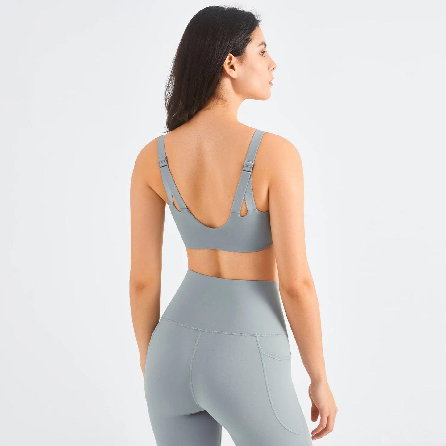 Trendy activewear outfit suitable for yoga, running, or gym sessions.- SOO SOO COOL